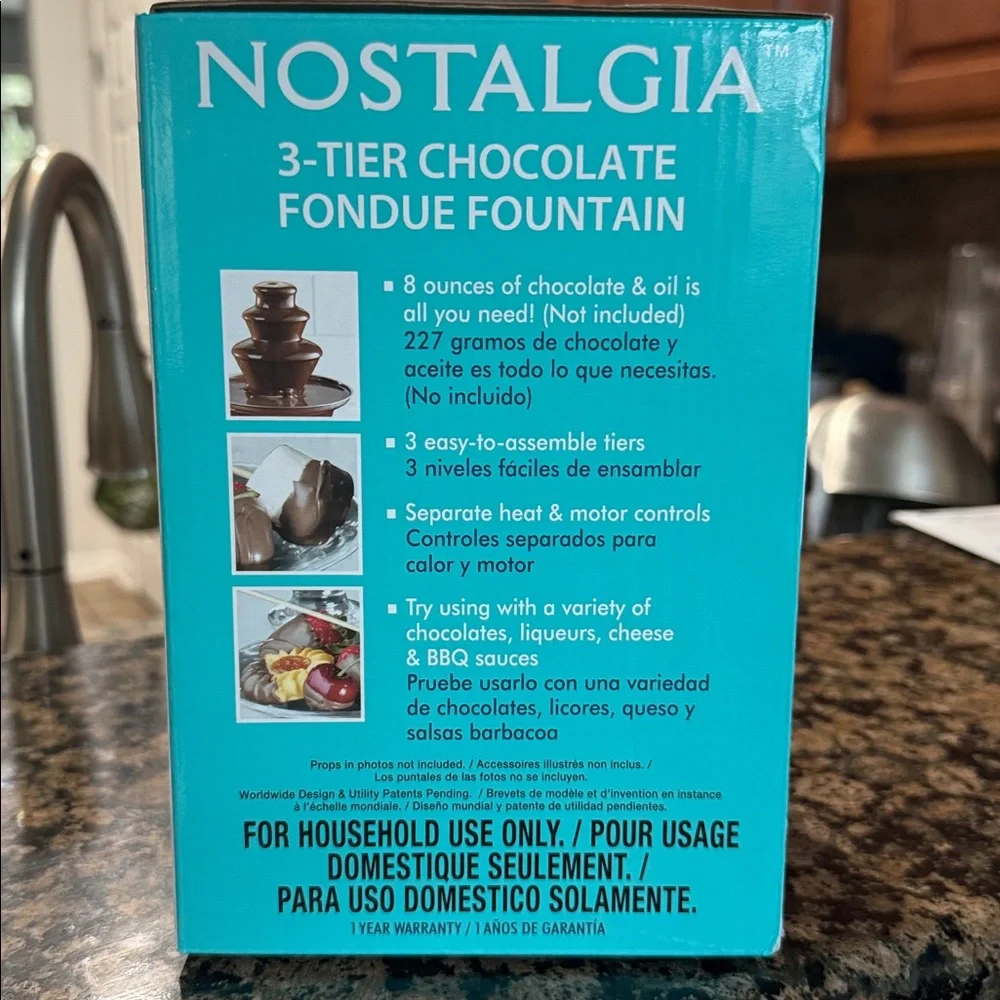 NOSTALGIA 3-TIER CHOCOLATE FOUNTAIN 8 0z